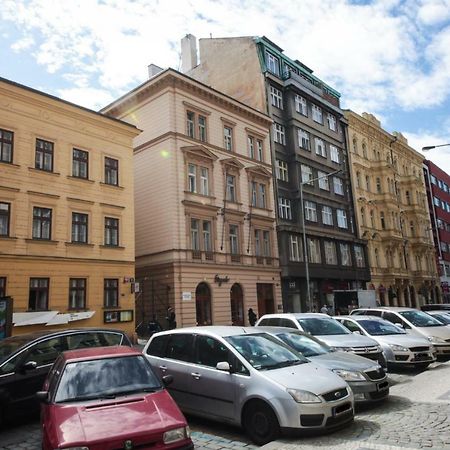 Family Duplex On Wenceslas Square Lägenhet Prag Exteriör bild